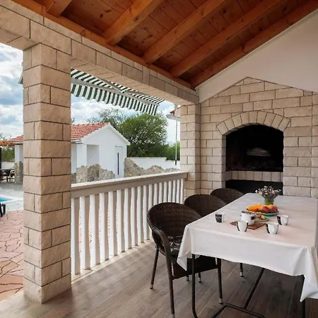 Ferienhaus Mit Privatpool Fur 4 Personen Ca 70 Qm In Bristane, Dalmatien Dalmatinisches Hinterland Prázdninový dům *