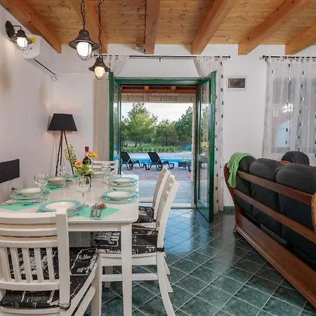 Prázdninový dům Ferienhaus Mit Privatpool Fur 4 Personen Ca 70 Qm In Bristane, Dalmatien Dalmatinisches Hinterland
