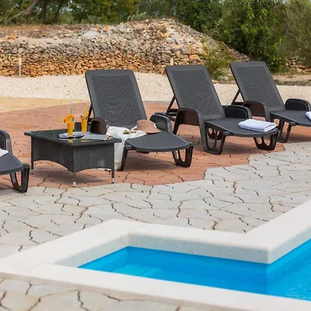 Ferienhaus Mit Privatpool Fur 4 Personen Ca 70 Qm In Bristane, Dalmatien Dalmatinisches Hinterland Prázdninový dům Bristane