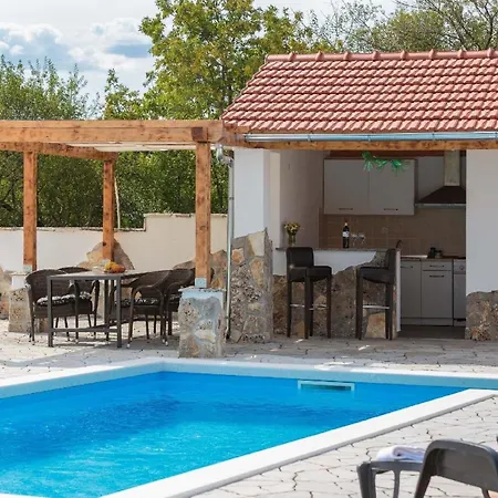 Ferienhaus Mit Privatpool Fur 4 Personen Ca 70 Qm In Bristane, Dalmatien Dalmatinisches Hinterland Prázdninový dům